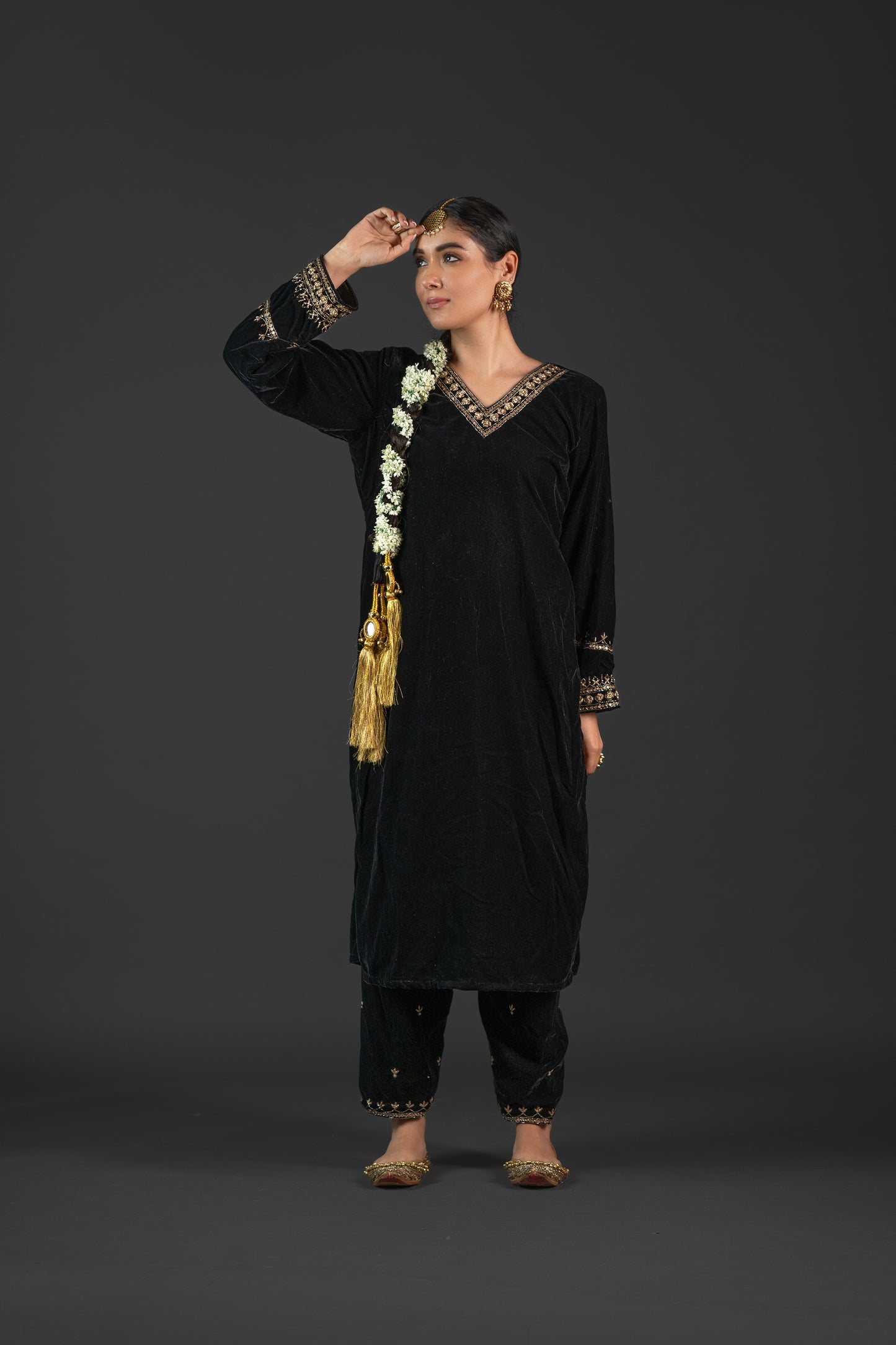 Zoya: Black Velvet kurta pants and dupatta (Set of 3)